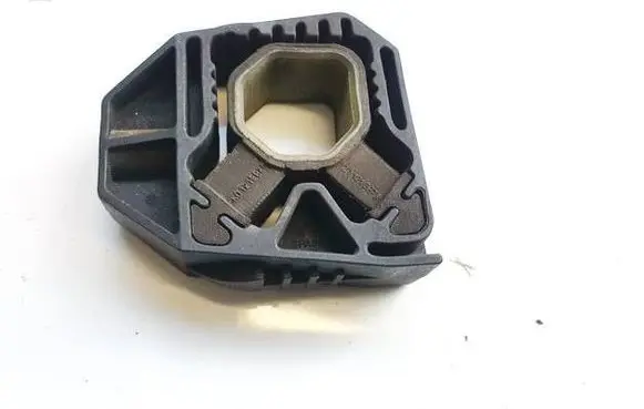 Radiator mount bracket