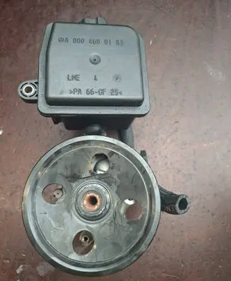 Mercedes-Benz E W211 Power steering pump A0004600183