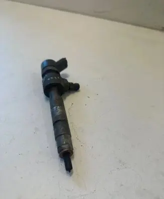 Opel Zafira B Fuel injector 0445110165