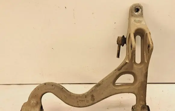 Jaguar S-Type Front lower control arm/wishbone 3A052