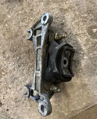 Renault Megane II Gearbox mount 8200277212