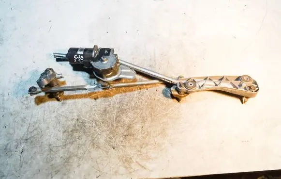 BMW 5 E39 Wiper motor 8360603