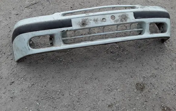 Renault Clio I Front bumper 7700845476