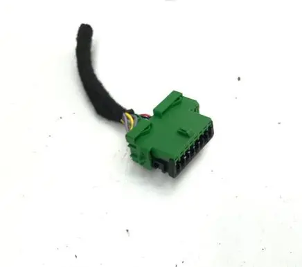 Peugeot 3008 III EUR ISO radio connector 