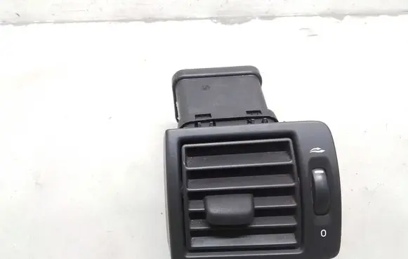 Volvo V50 Dashboard side air vent grill/cover trim