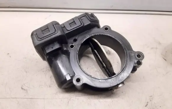 Mercedes-Benz E W212 Throttle body valve A6510900470 DK0040 0280750573