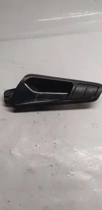 Volkswagen PASSAT B6 Front door interior handle 3C1837113D