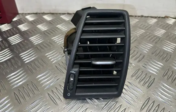 Volvo XC90 Dashboard side air vent grill/cover trim 3409399
