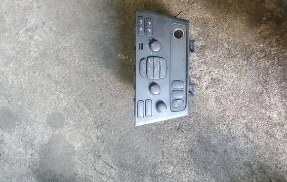 Volvo V70 Climate control unit