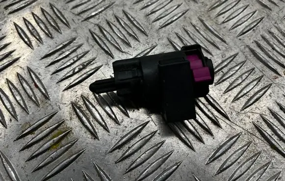 Audi A6 S6 C6 4F Brake pedal sensor switch 4F0945459B 14689962 914689963B