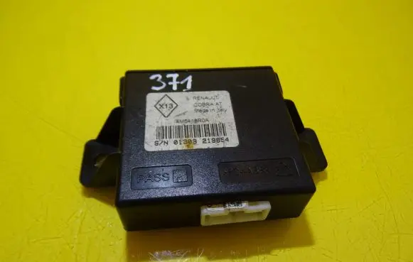 Renault Megane III Alarm control unit/module 4M5418R0A