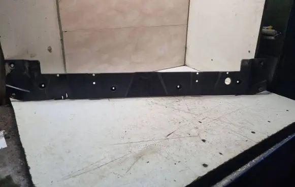 KIA Carens II Front bumper skid plate/under tray 291201D100