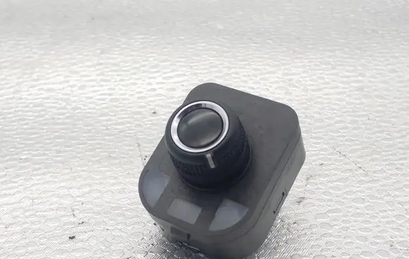 Audi A4 S4 B8 8K Wing mirror switch 8K0959565B