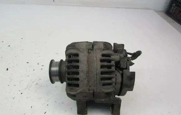 Opel Astra H Generator/alternator 55556067