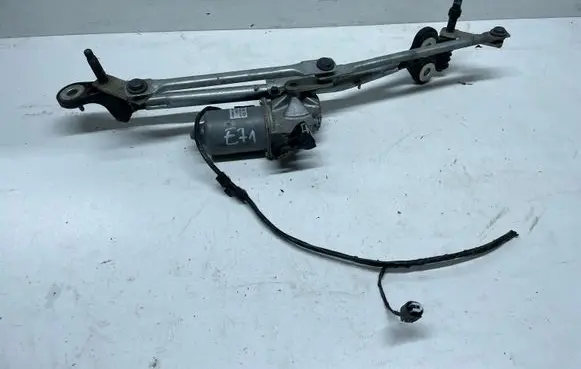 BMW X6 E71 Front wiper linkage and motor 7200535