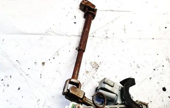 Volvo V50 Steering column universal joint