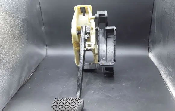 BMW 7 F01 F02 F03 F04 Brake pedal 9144254