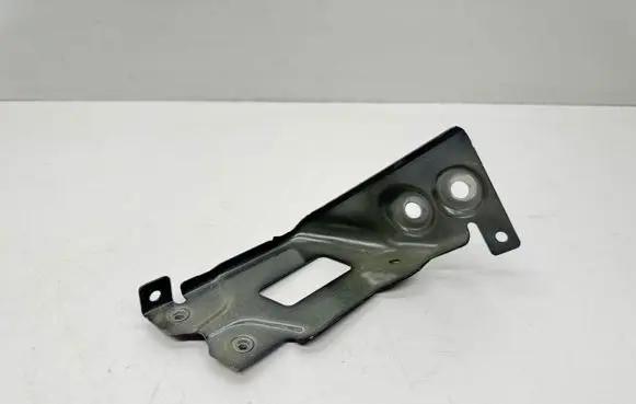 BMW X5 G05 Fender mounting bracket 7472596 747259606
