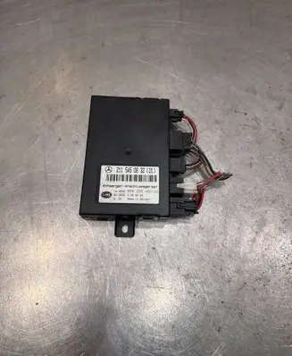 Mercedes-Benz E W211 Tow bar trailer control unit/module 2115450832 5DS00849300