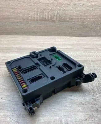 Seat Alhambra (Mk1) Fuse module S108145300C S108152001