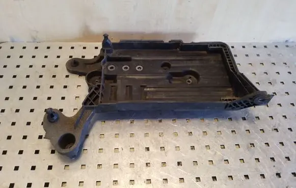 Volkswagen PASSAT B8 Battery tray 