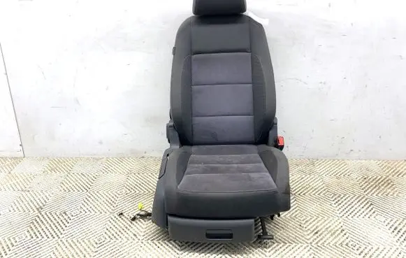 Volkswagen Touran II Front passenger seat 