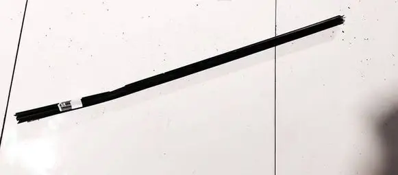 Volkswagen Golf V Windshield trim 