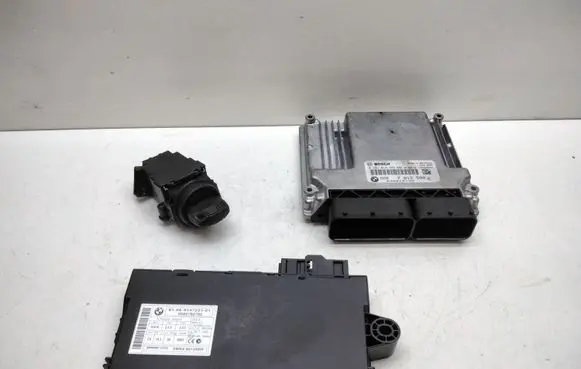 BMW 5 E60 E61 Engine ECU kit and lock set 9147221 7812500 6954722