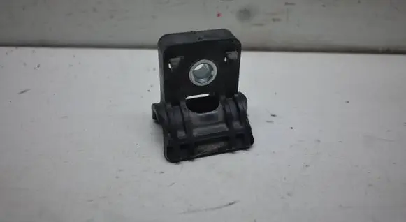 Opel Astra J Radiator mount bracket 13250318