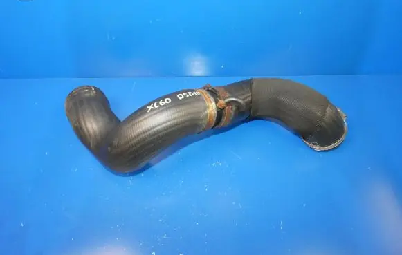 Volvo XC60 Intercooler hose/pipe 31274103