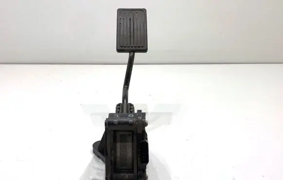 Honda CR-V Accelerator throttle pedal JM14A