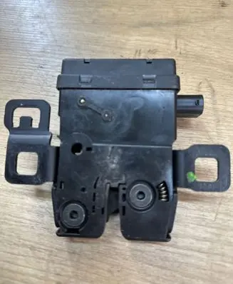 Mini One - Cooper Coupe R56 Tailgate/trunk/boot lock/catch/latch 2754528