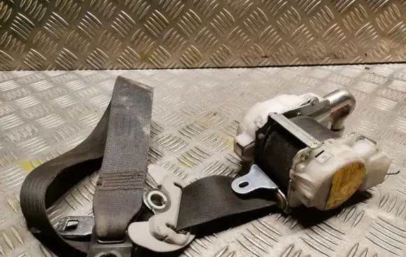 Lexus IS 220D-250-350 Front seatbelt 7M7750P