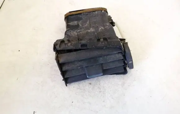 Toyota Verso Dash center air vent grill 556500f020 55650-0f020