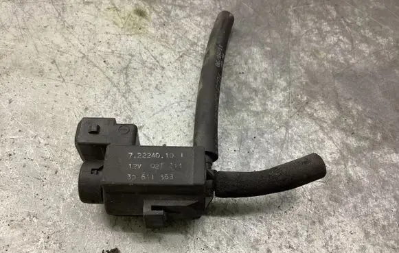 Volvo V70 Turbo solenoid valve 72224010 30611563 02T214