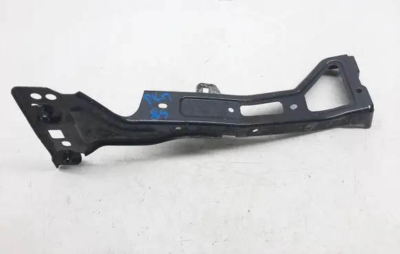 Audi A4 S4 B9 8W Fender mounting bracket 8W0821135CA4B9
