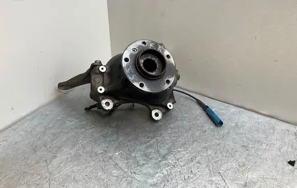 BMW 5 E60 E61 Front wheel hub 6760954