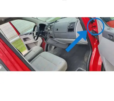 Volkswagen Transporter - Caravelle T5 Front door upper hinge 7H0831402B
