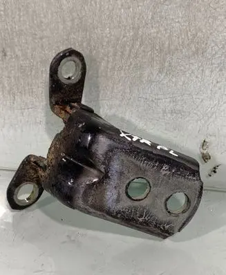 Nissan X-Trail T31 Front door lower hinge 