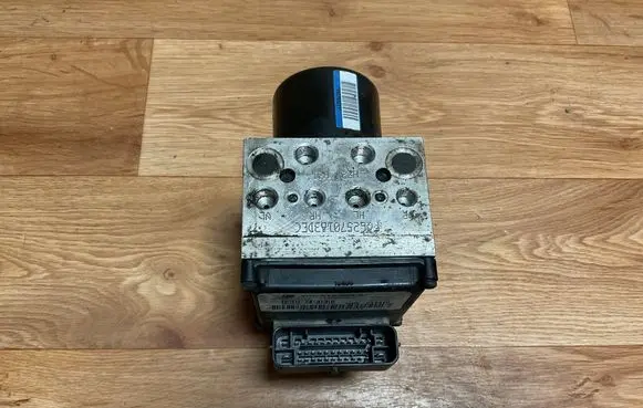 Volkswagen PASSAT B6 ABS Pump 3C0614095S 16332502A 16332402
