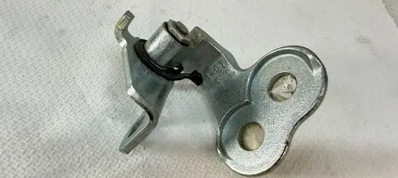 Ford Focus Front door lower hinge AM51U22811AE