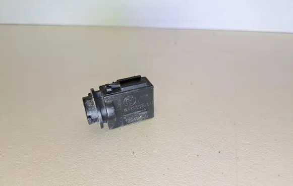 BMW 3 E90 E91 Air quality sensor 9136607 913660701 13242411