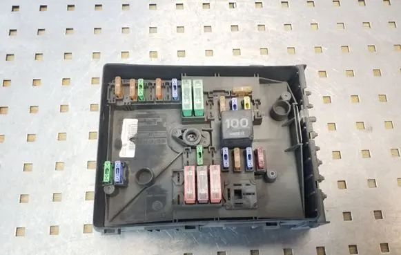 Skoda Octavia Mk2 (1Z) Fuse module 017181301