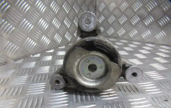 Maserati Levante Engine mounting bracket 06700357670