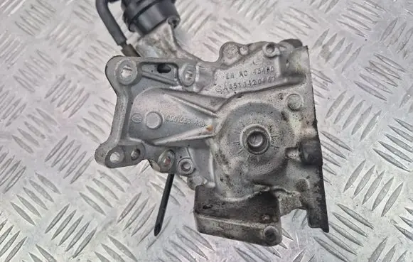 Mercedes-Benz Sprinter W906 other engine part A6511420467