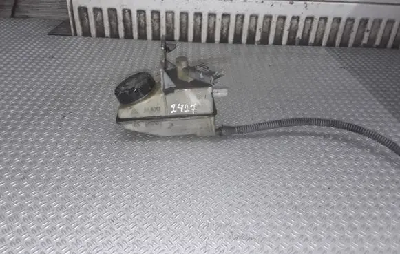 Brake fluid reservoir