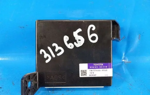 Toyota Tundra II Air conditioning/heating control unit 886500C110