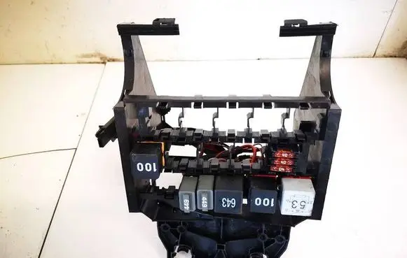 Volkswagen Cross Polo Fuse box set 6r0907371