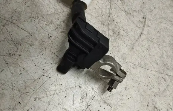 Audi A6 S6 C6 4F Positive cable (battery) 8K0915181C