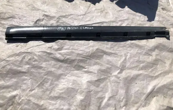 Volkswagen PASSAT CC Front sill (body part) 3C8853856